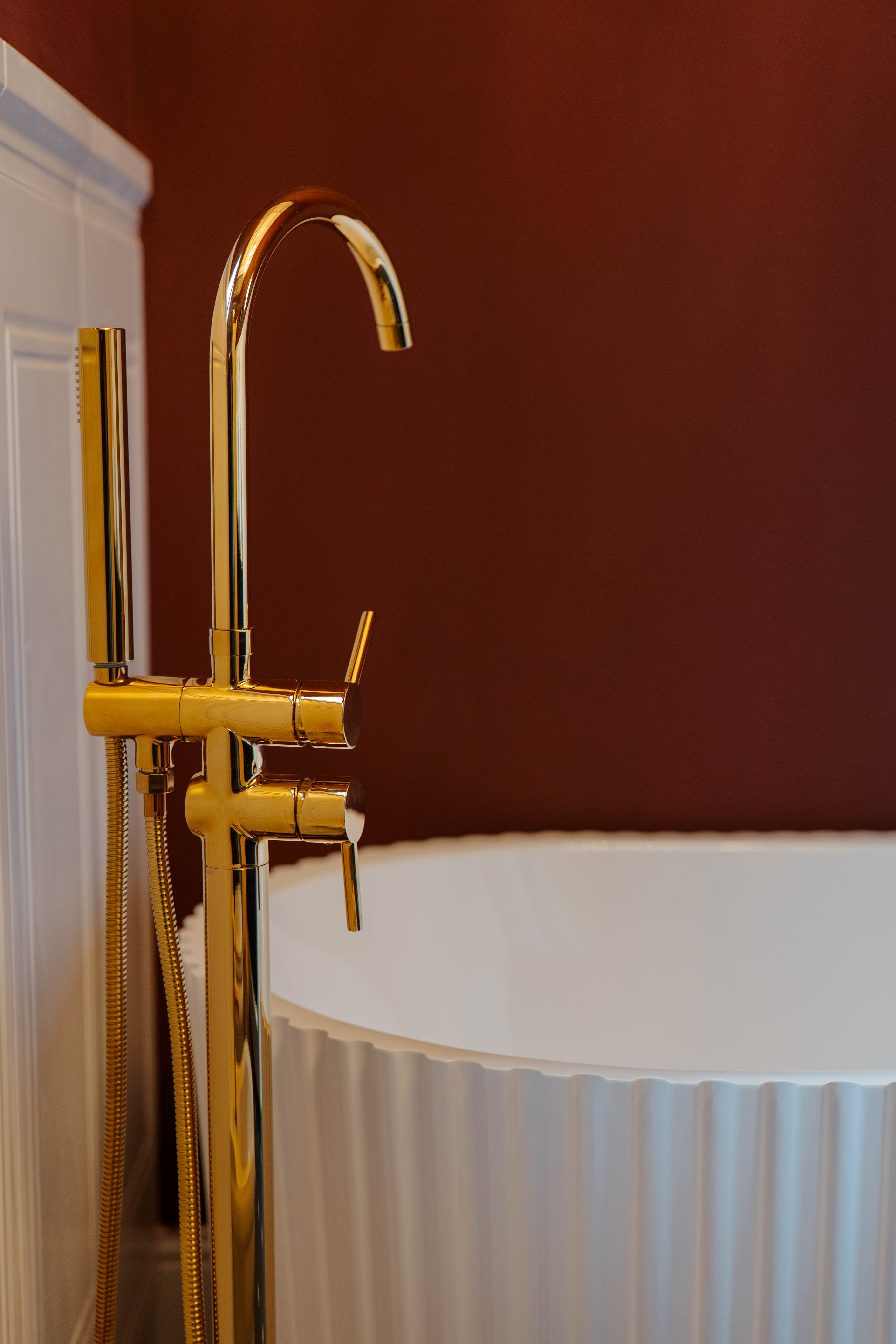 Vasca freestanding in ghisa, Bagno In Stile Classic — ristrutturazione bagno a Roma · HOME360