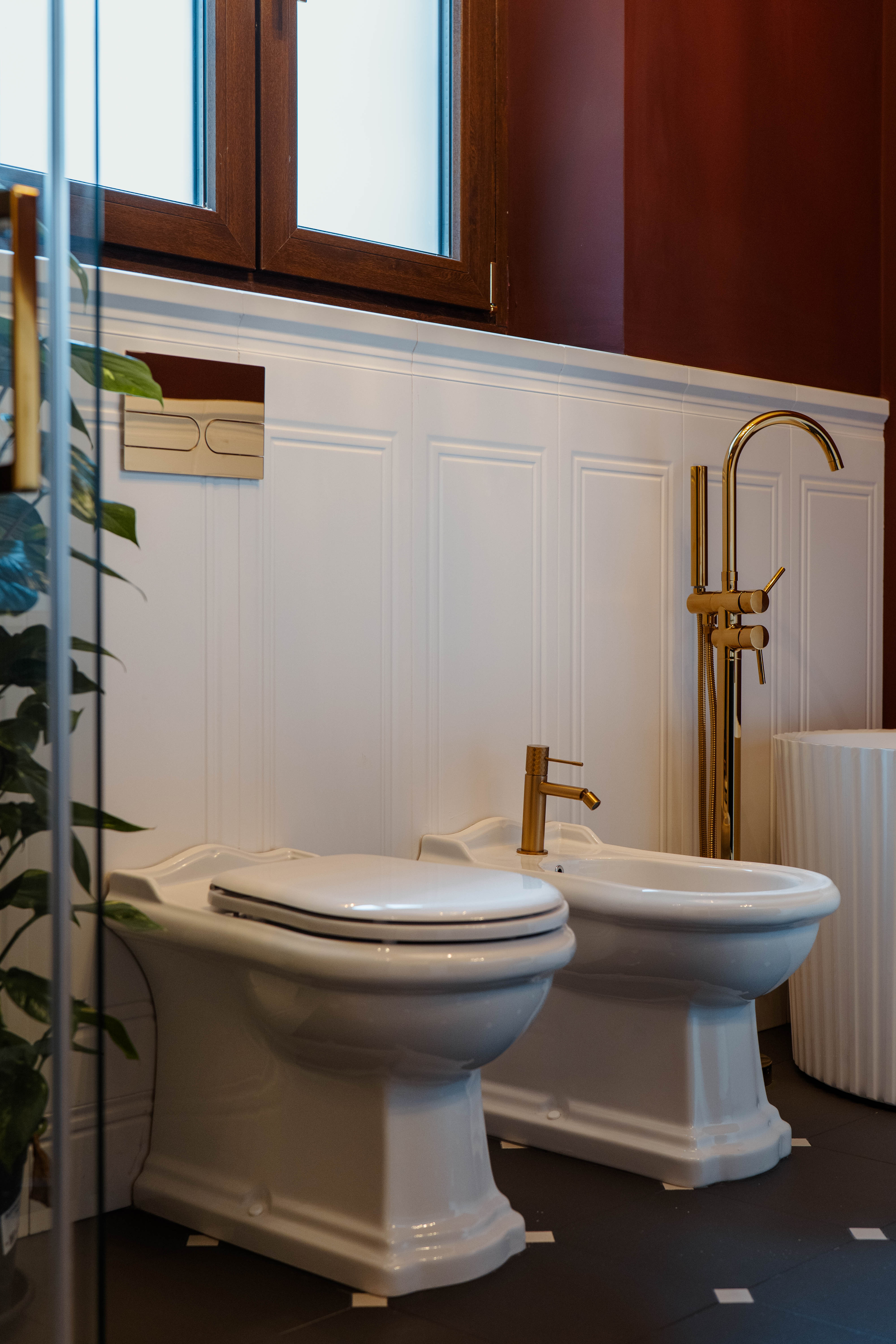 Sanitari e vasca freestanding, Bagno In Stile Classic — ristrutturazione bagno a Roma · HOME360